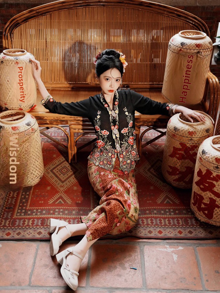 Ethnic Fashion Shoot - New Style Small Ethnic Costume Heavy